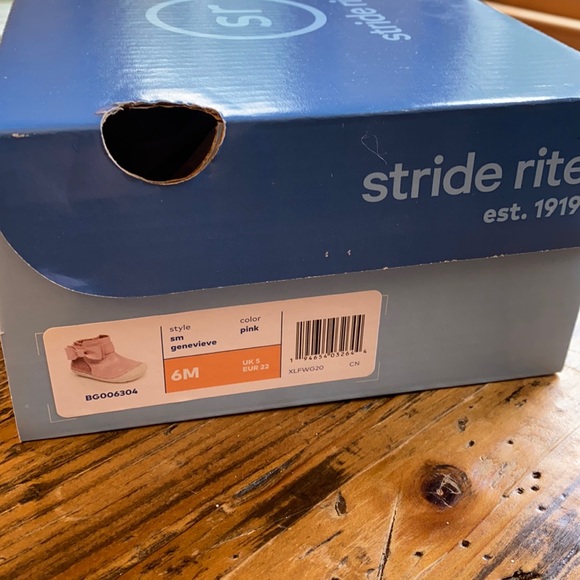 EUC Pink Swede Stride Right Boots w/Bow - Picture 2 of 7